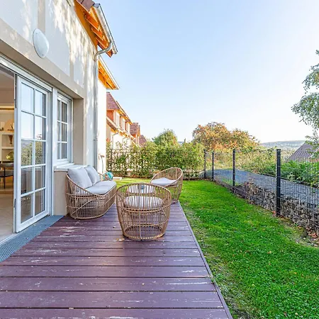 Elegant Family Near Nyaraló Deauville