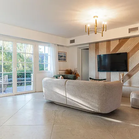 Elegant Family Near *