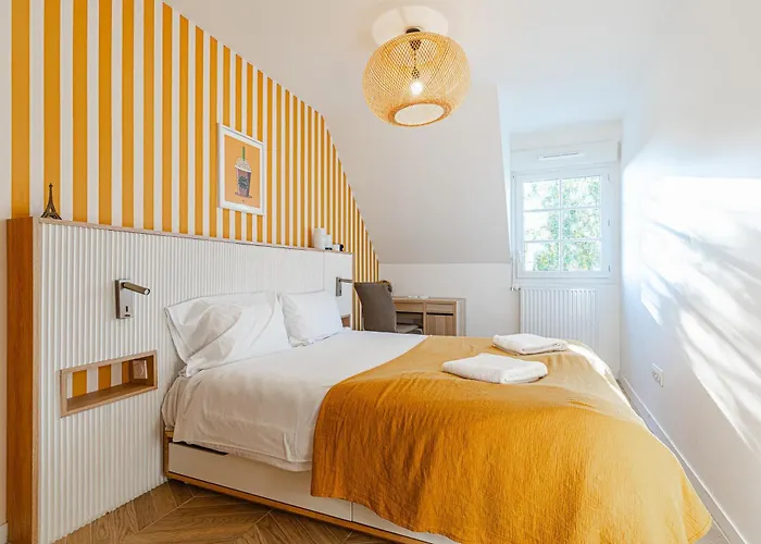 Elegant Family Near *