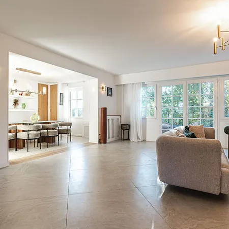 Elegant Family Near دوفييل