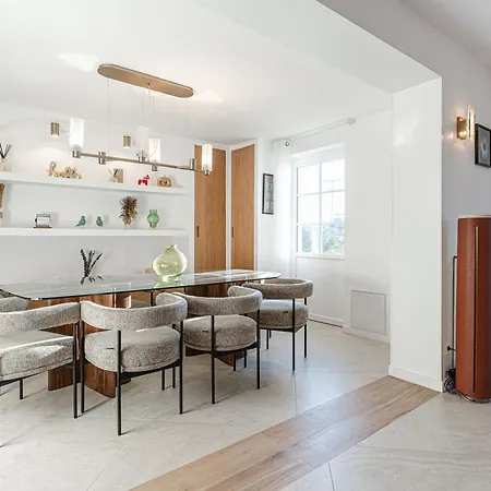 Elegant Family Near *