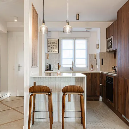 Elegant Family Near *