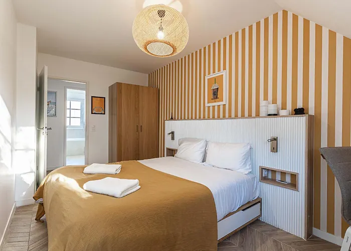 Elegant Family Near *